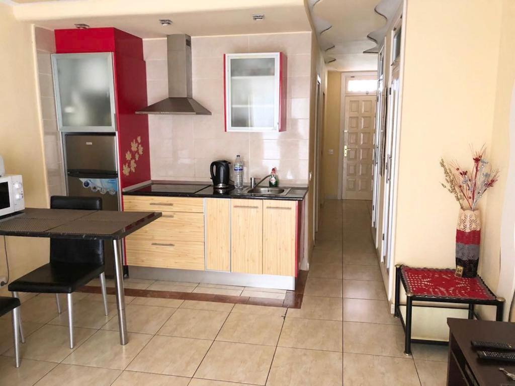 Cozy Apartment Close To Fanabe Beach, Tenerife Адехе Екстер'єр фото